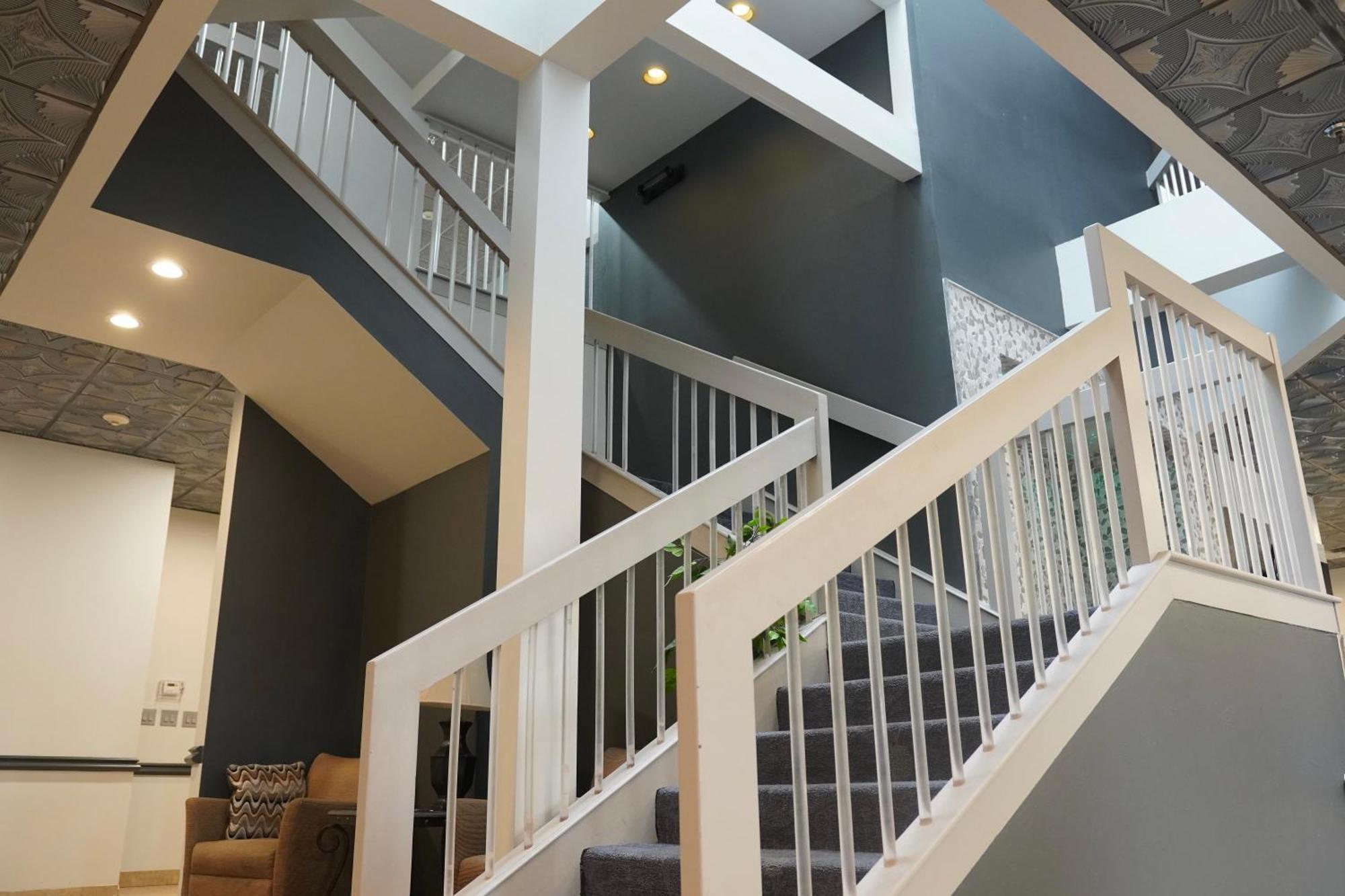 American Inn & Suites วอเตอร์ฟอร์ด ภายนอก รูปภาพ