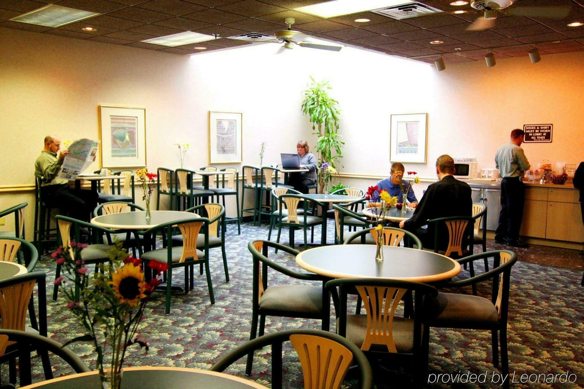 American Inn & Suites วอเตอร์ฟอร์ด ภายนอก รูปภาพ